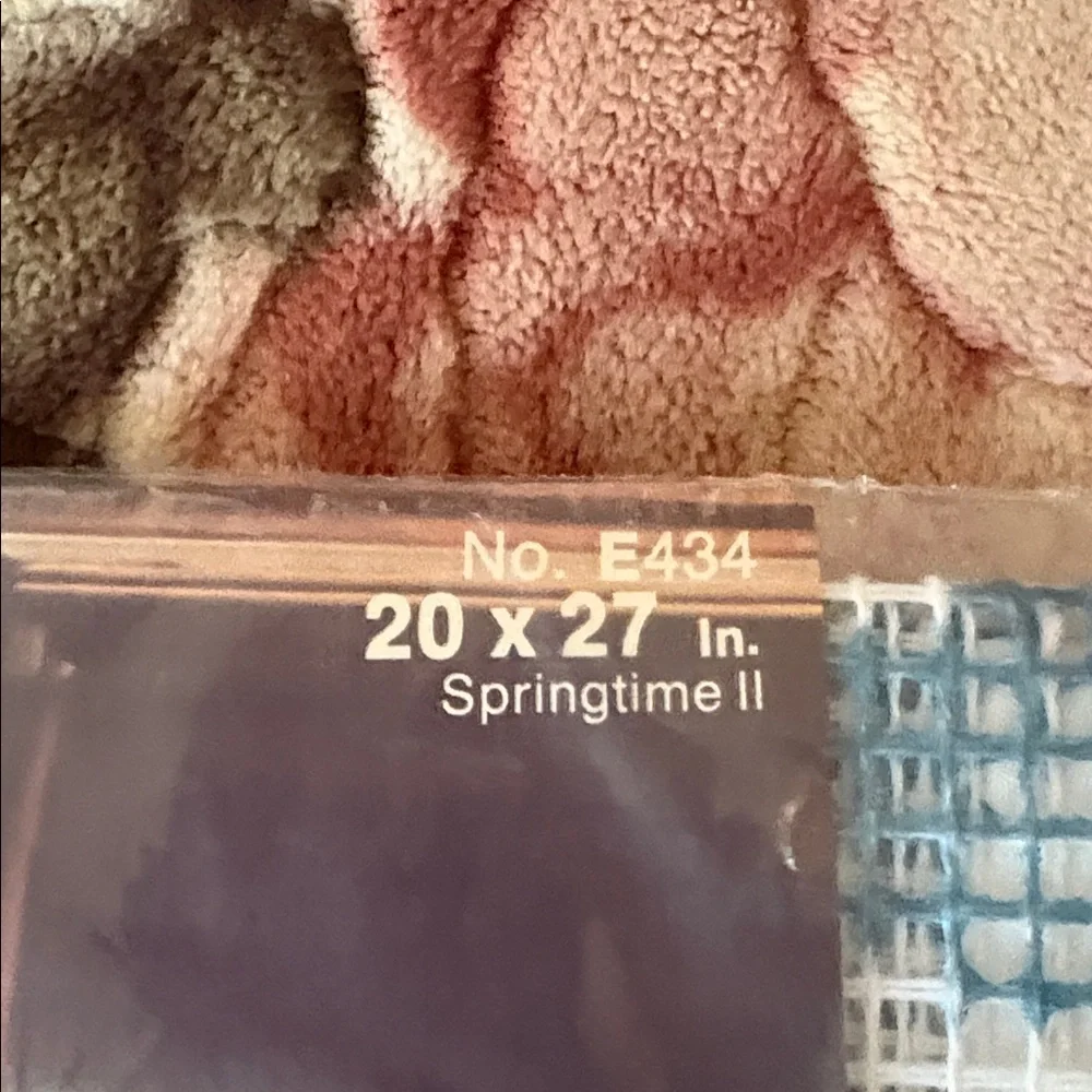 Spinner on Latch Hook Rug Pattern - Picture 5 of 6